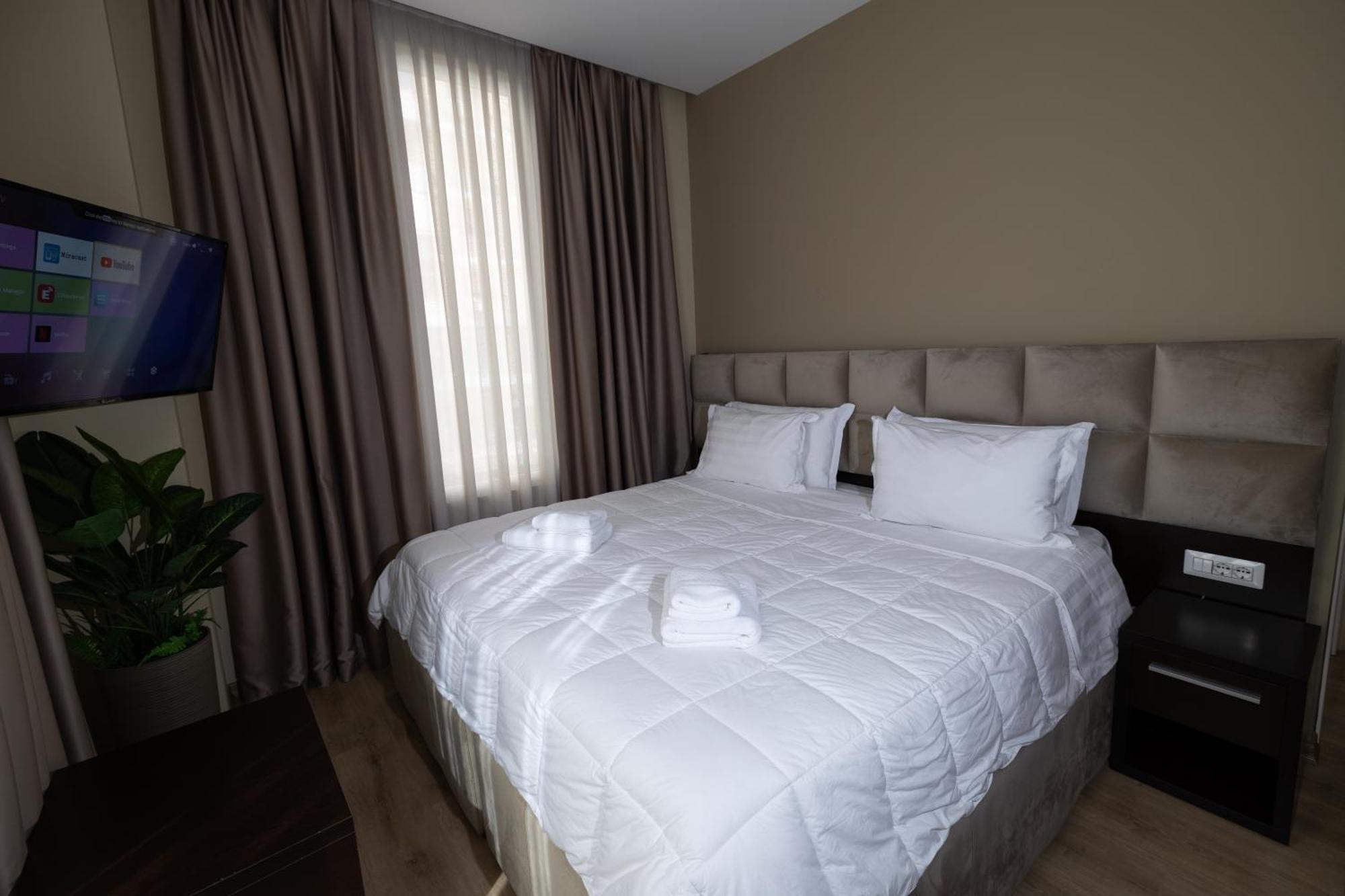 4R Colombo Hotel Тирана Екстериор снимка