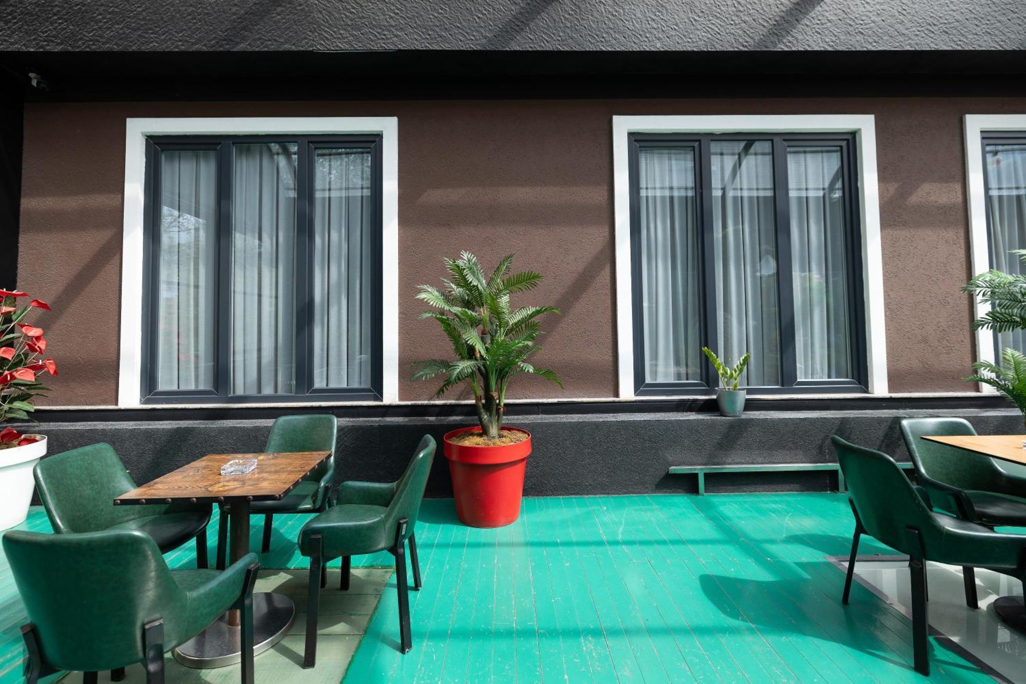 4R Colombo Hotel Тирана Екстериор снимка