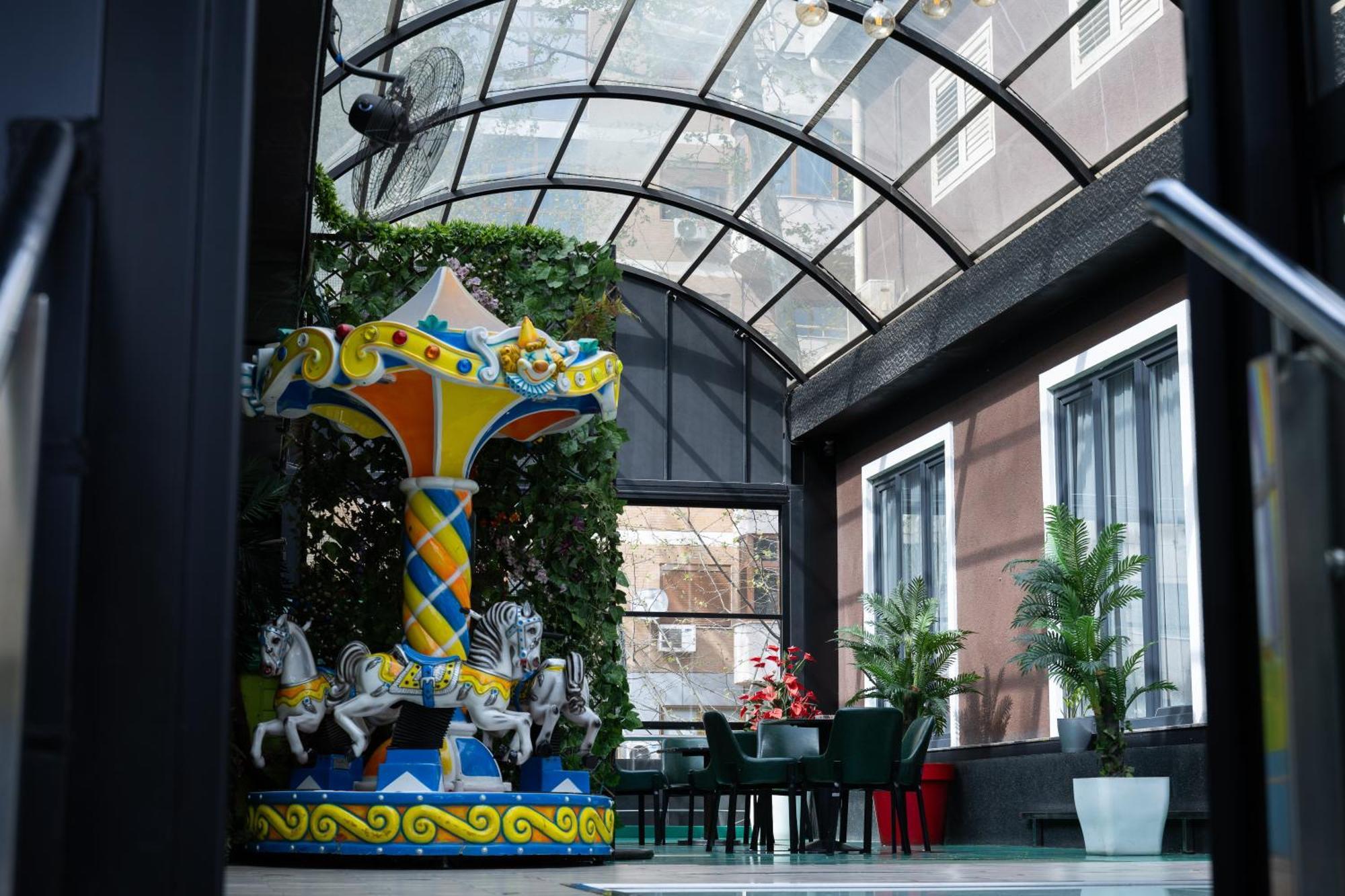 4R Colombo Hotel Тирана Екстериор снимка