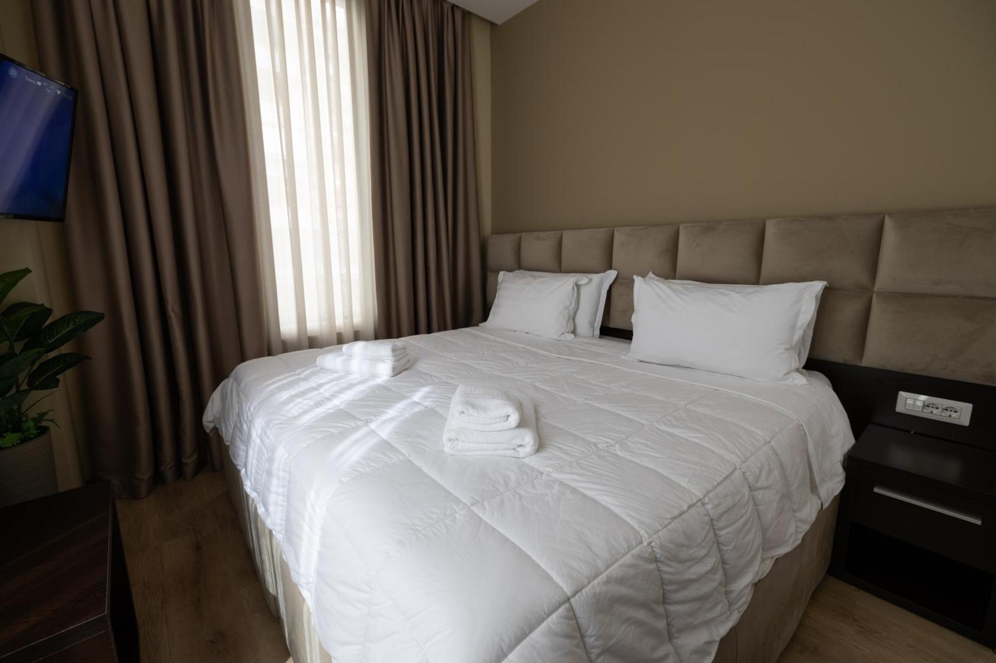 4R Colombo Hotel Тирана Екстериор снимка