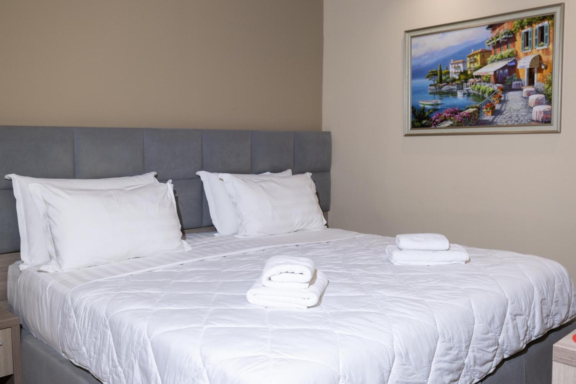 4R Colombo Hotel Тирана Екстериор снимка