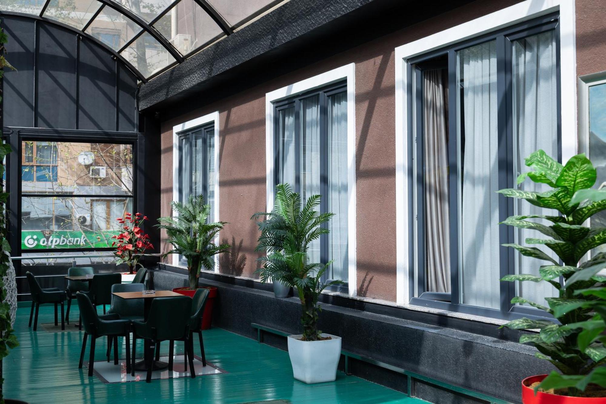 4R Colombo Hotel Тирана Екстериор снимка