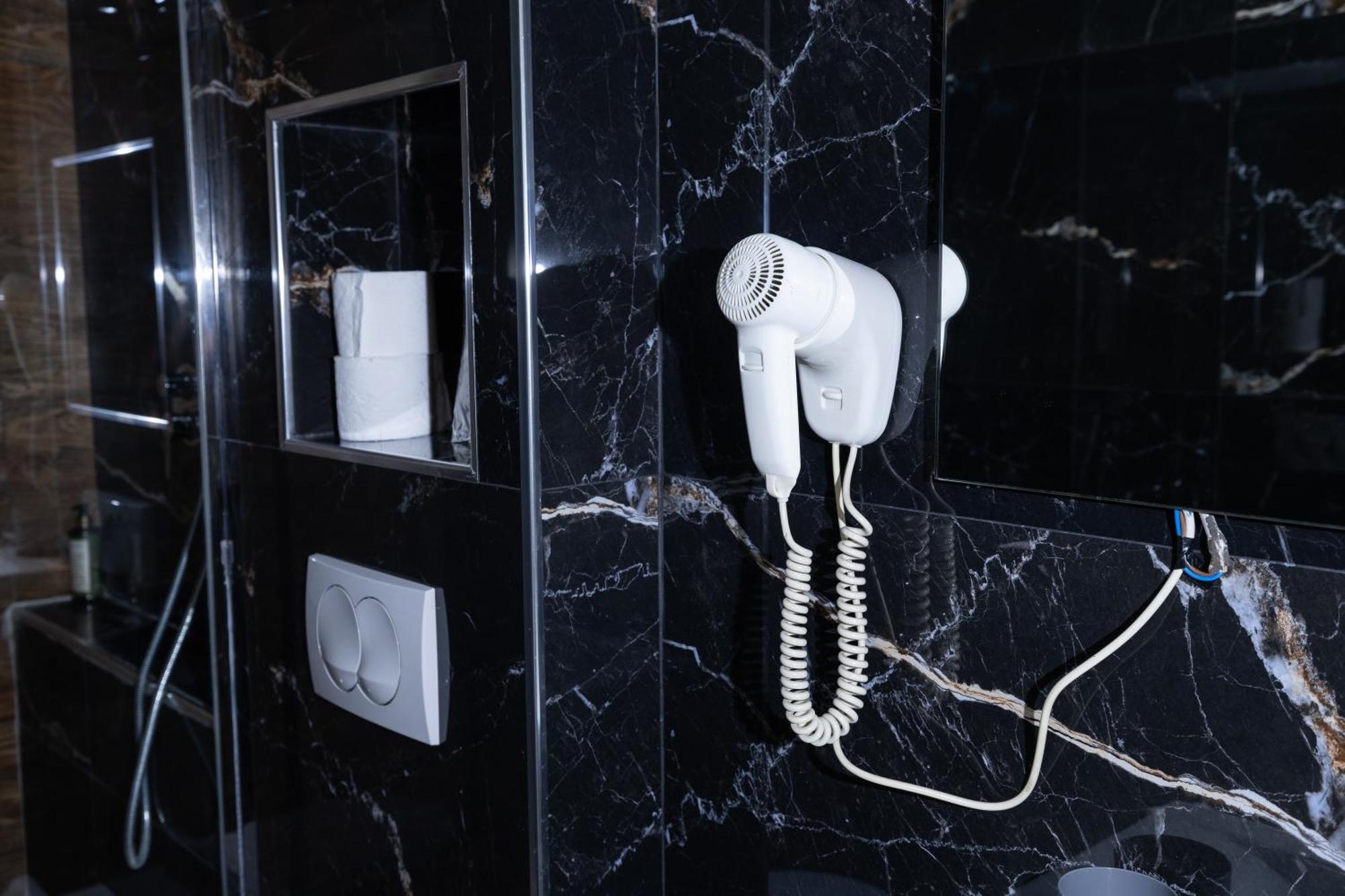 4R Colombo Hotel Тирана Екстериор снимка