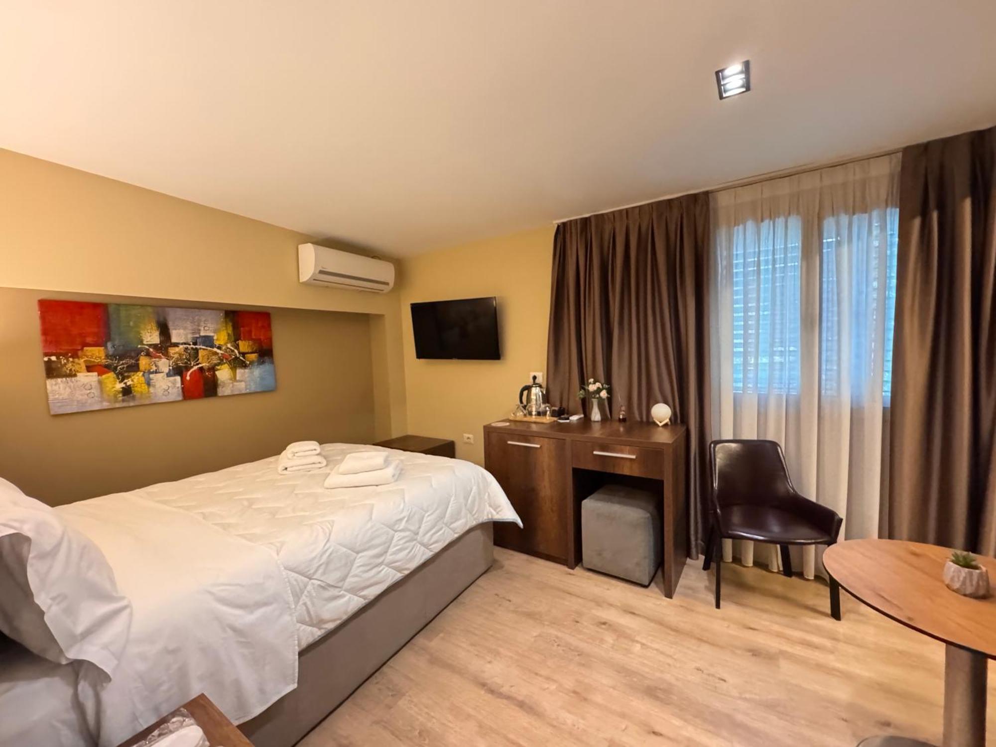 4R Colombo Hotel Тирана Екстериор снимка