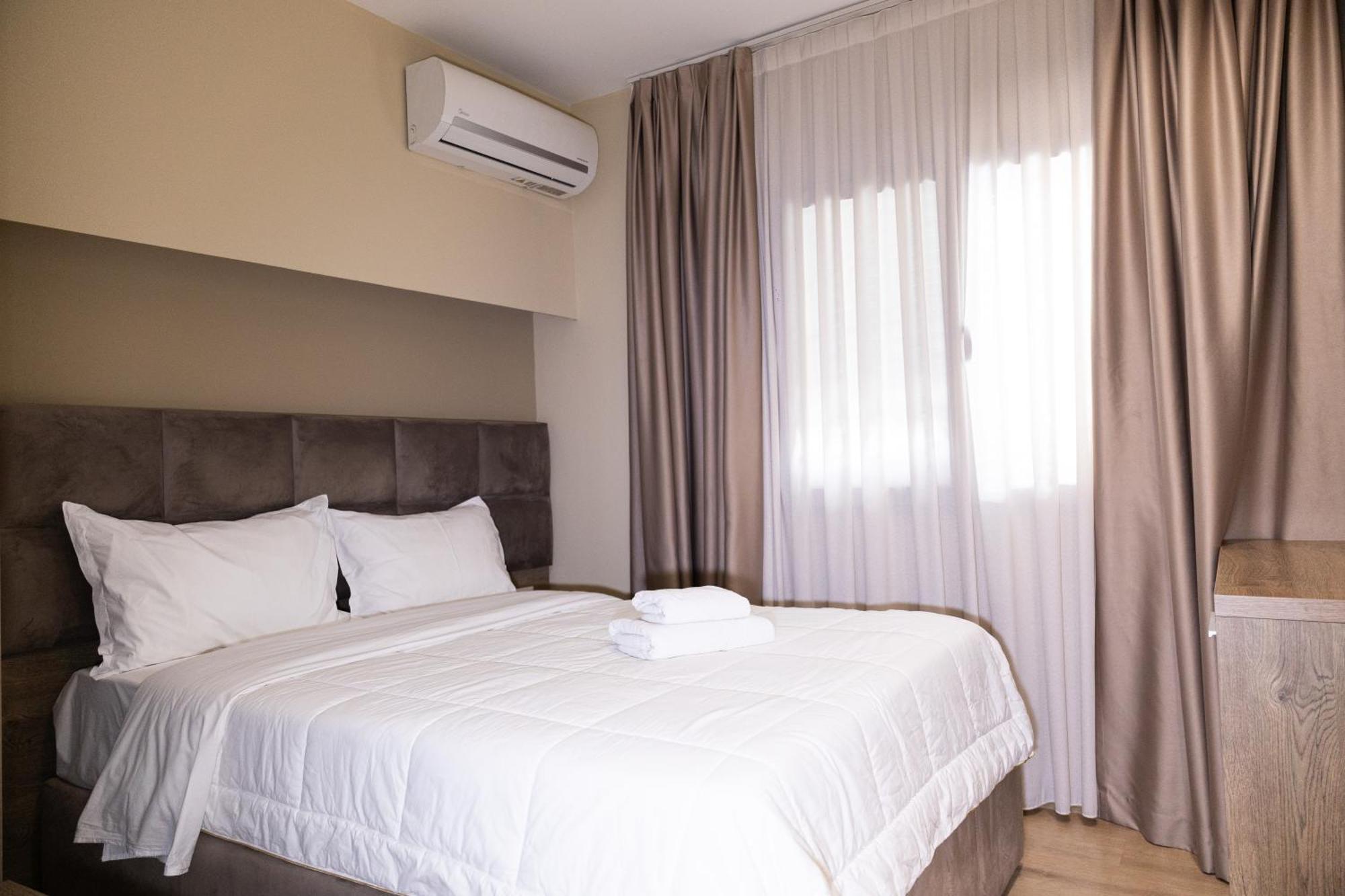 4R Colombo Hotel Тирана Екстериор снимка