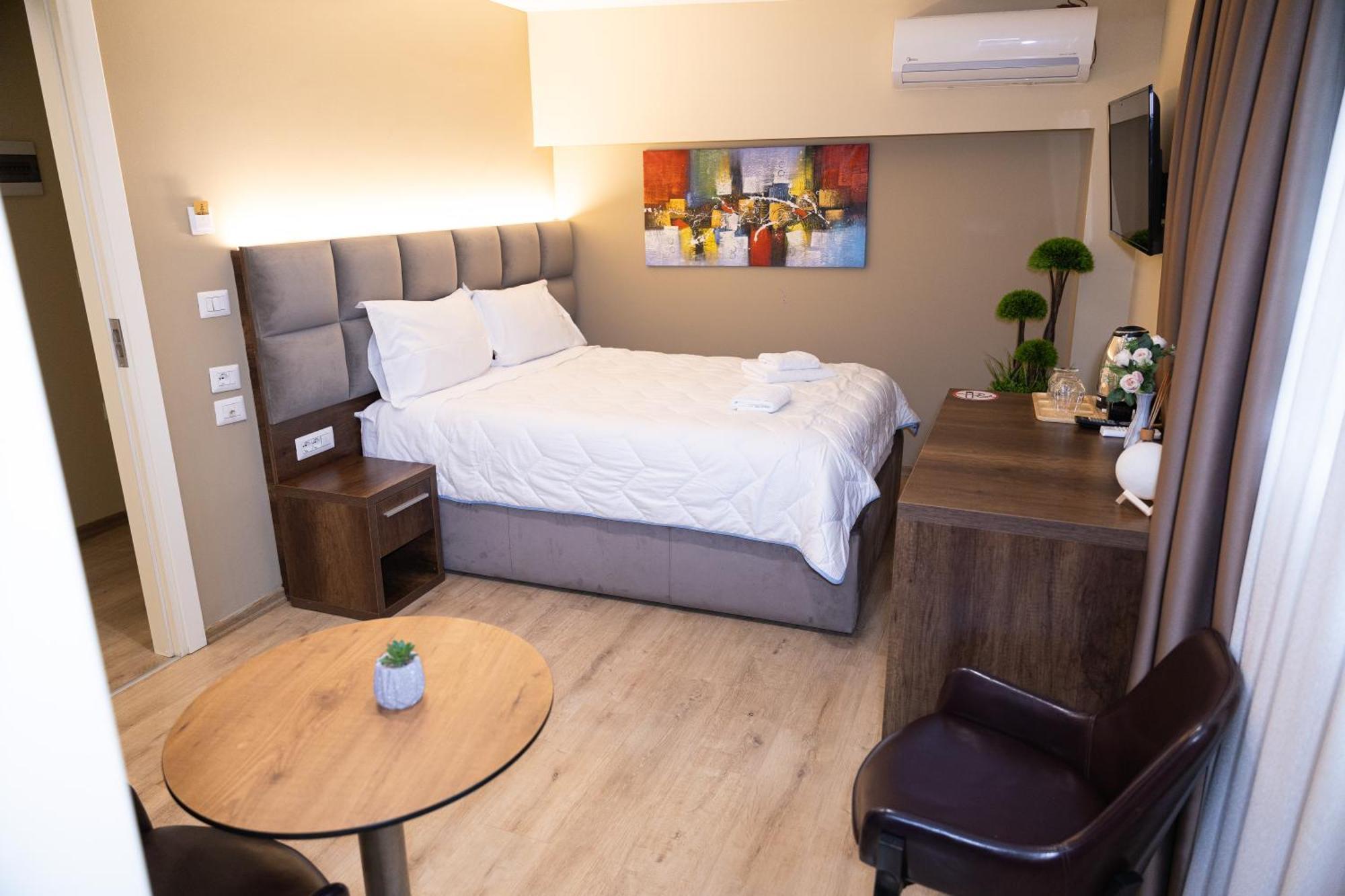 4R Colombo Hotel Тирана Екстериор снимка