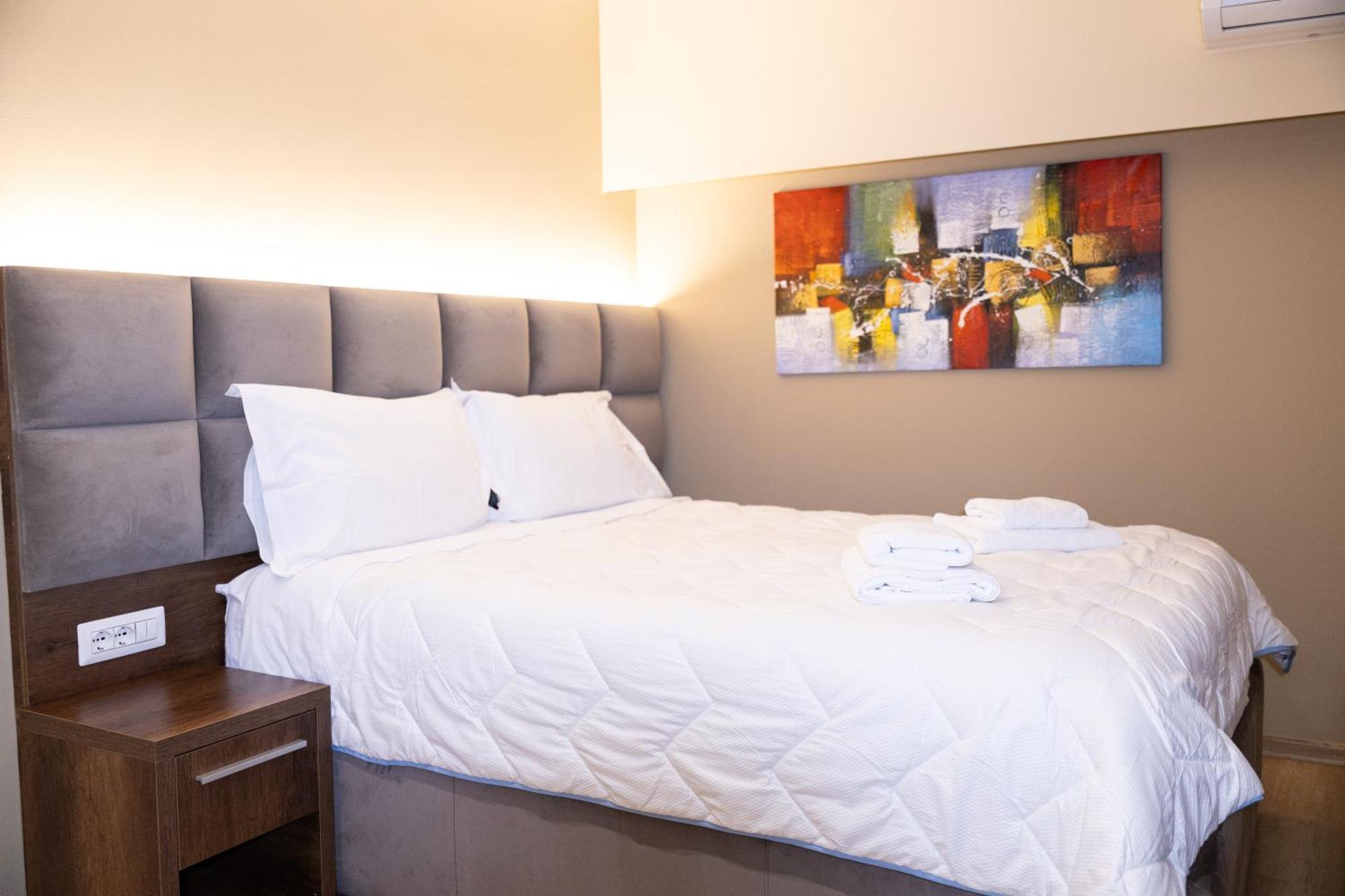 4R Colombo Hotel Тирана Екстериор снимка