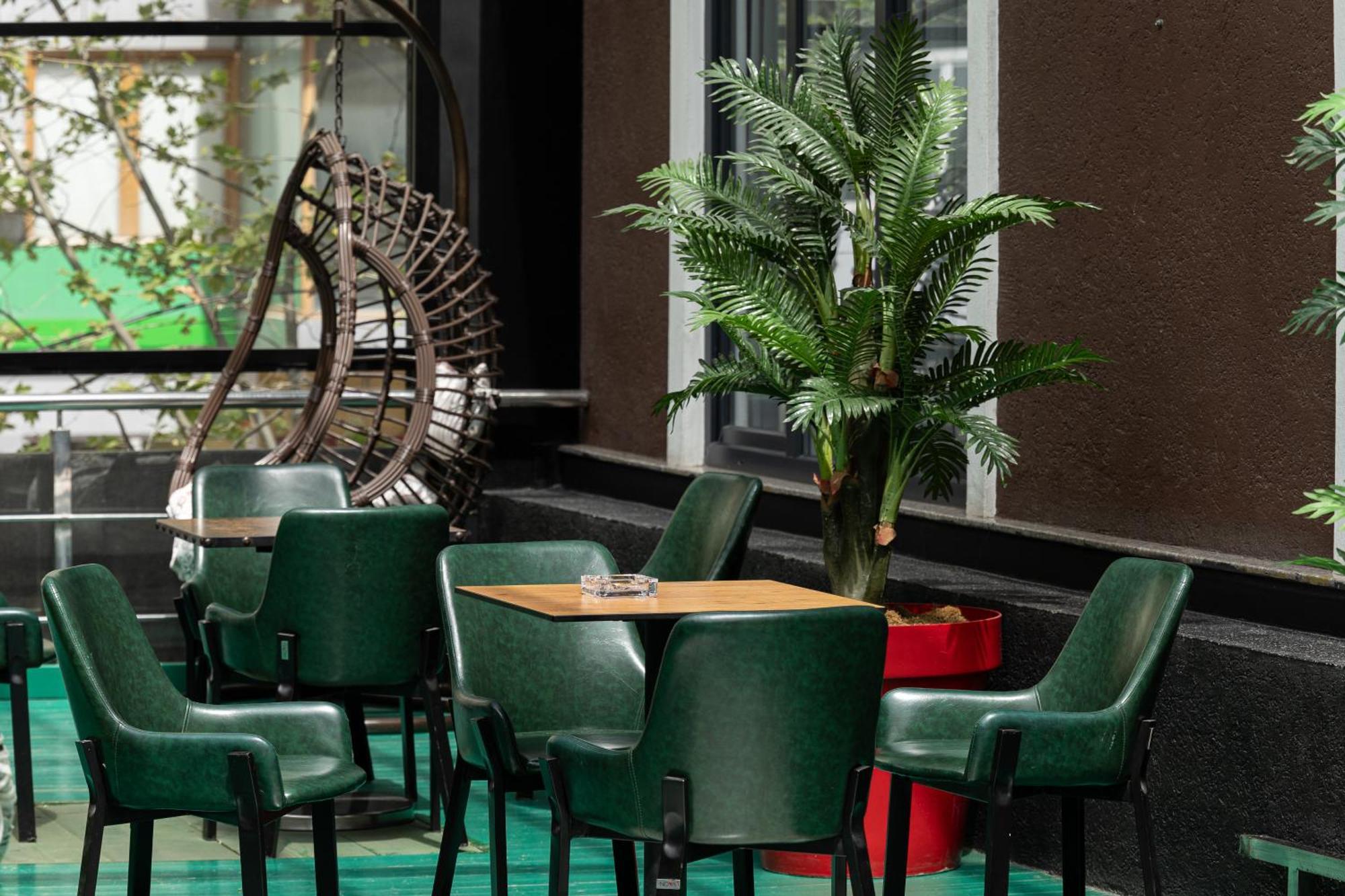 4R Colombo Hotel Тирана Екстериор снимка