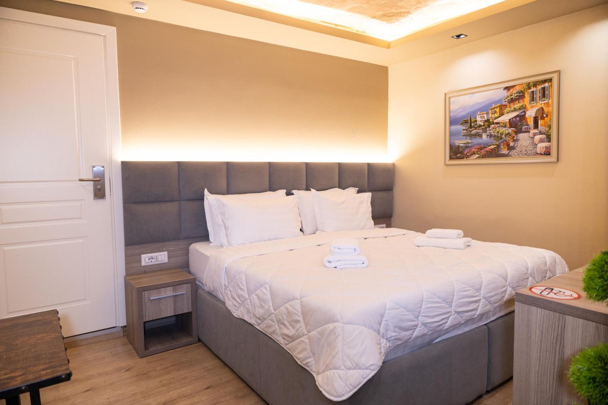 4R Colombo Hotel Тирана Екстериор снимка
